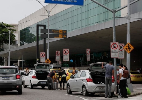 Passageiros podem pedir reembolso de gastos pela greve de aeronautas