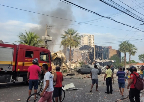 Região está colapsada e bombeiros temem desabamentos após explosão em restaurante do Coco Bambu