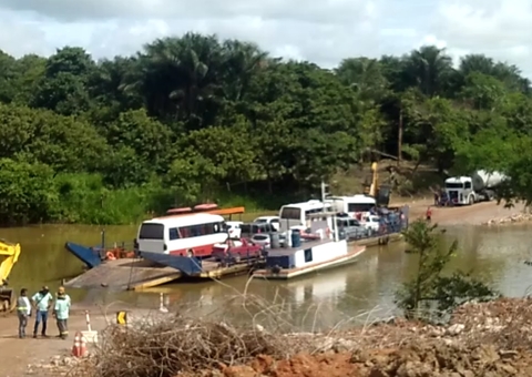 Vídeo: Sem ponte, motoristas enfrentam longas filas para atravessar BR-319