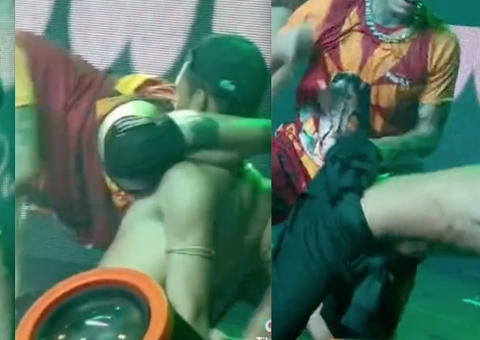 Show de MC Pipokinha choca com simulação de sexo oral e esfregação; vídeo