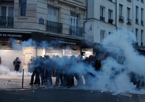 Atirador mata ao menos 3 em Paris, e polícia investiga motivação racista