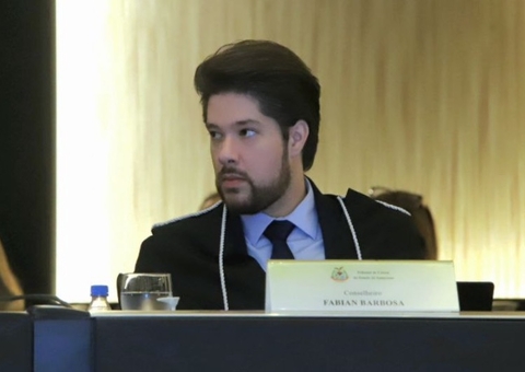 Conselheiro do TCE suspende contratação emergencial realizada pela UEA