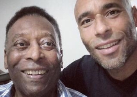Filho de Pelé rebate críticas por não estar com o pai: "não sou médico"