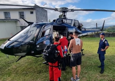 Aluno tenta matar professor com facada ao saber que seria reprovado