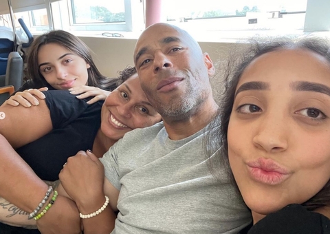 Filho de Pelé chega e movimentação no hospital é intensa 