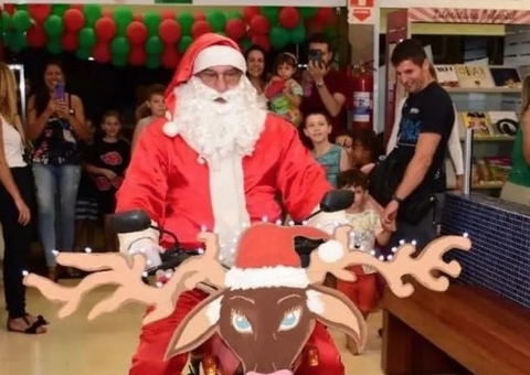 Papai Noel morre às vésperas do Natal na frente de crianças 