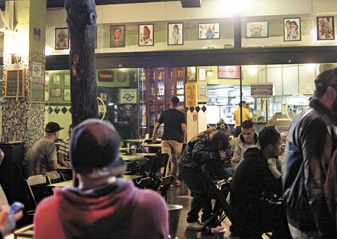 Copa e festas de fim de ano impulsionam bares e restaurantes, após 2022 difícil