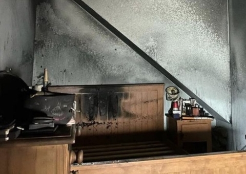 Cachorro causa incêndio em casa após conseguir ligar secador de cabelo