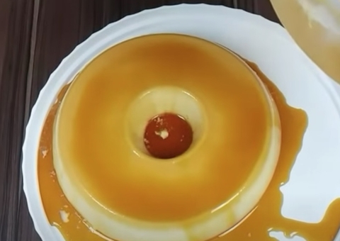 Aprenda a fazer um delicioso pudim com apenas 4 ingredientes para festas de fim de ano