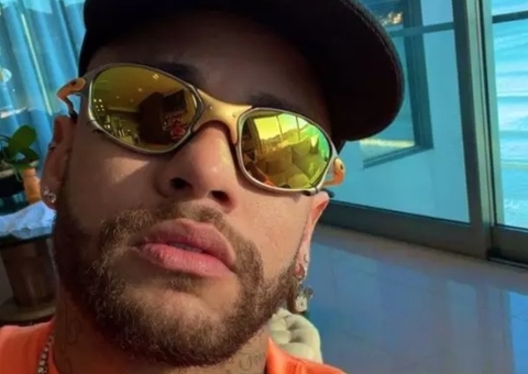 Além de Bruna Biancardi, modelo apontada como affair de Neymar também está em Paris para Réveillon