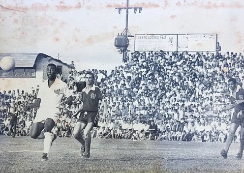 Pelé já jogou em Manaus, fez gols em Nacional, Fast e inaugurou o Vivaldão