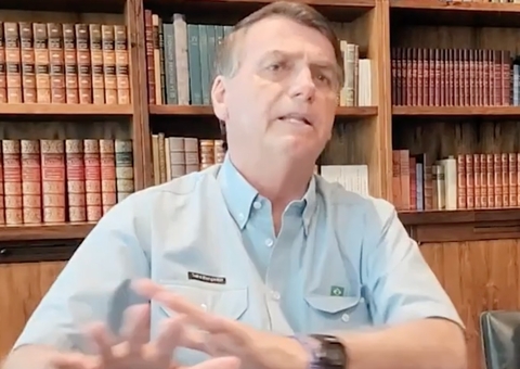 Bolsonaro faz live de despedida, critica ato terrorista e se diz perseguido no governo