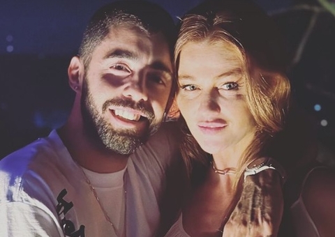 Cintia Dicker e Scooby são criticados por curtirem festa de Ano Novo com filha na UTI 