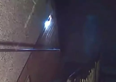 Homem flagra fantasma por câmera de segurança e vídeo viraliza