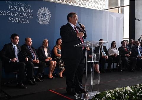 Dino acomoda políticos derrotados nas urnas no 2º escalão do Ministério da Justiça