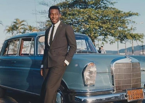 Mercedes rara de 74 que Pelé ganhou pelo gol mil ficará exposta no Memorial