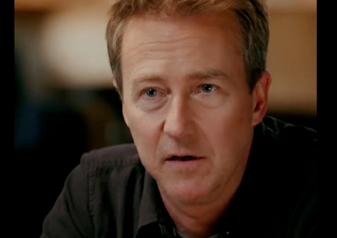 Edward Norton descobre que é descendente de Pocahontas e de homem que a sequestrou