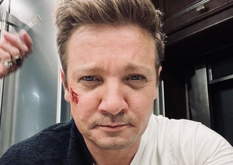 Jeremy Renner gemia de dor em ligação para a emergência após ser esmagado