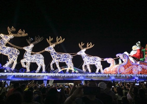 Decoração natalina na Ponta Negra tem últimos dias de visitação