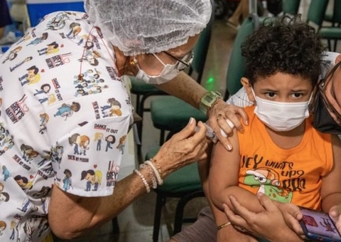 Vacinas para crianças até 4 anos estão esgotadas, diz ministério