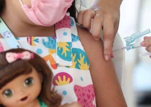 Manaus libera dose de reforço contra covid em crianças de 5 a 11 anos na segunda