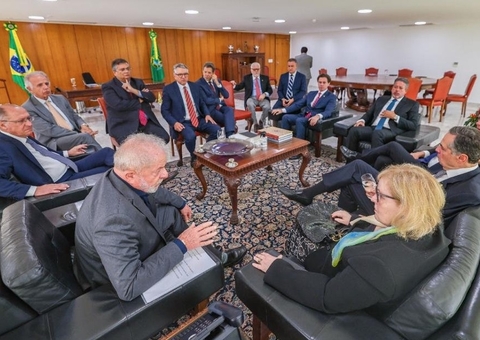 Presidentes dos Três Poderes divulgam nota em defesa da democracia e repudiam atos de terrorismo em Brasília