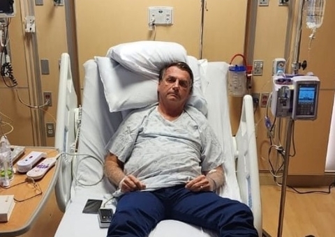 Após rumores de falsa internação nos EUA, Bolsonaro publica foto em hospital