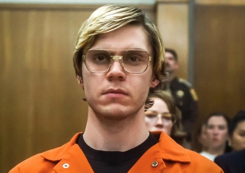 Dahmer: Evan Peters leva prêmio de Melhor Ator no Globo de Ouro 2023