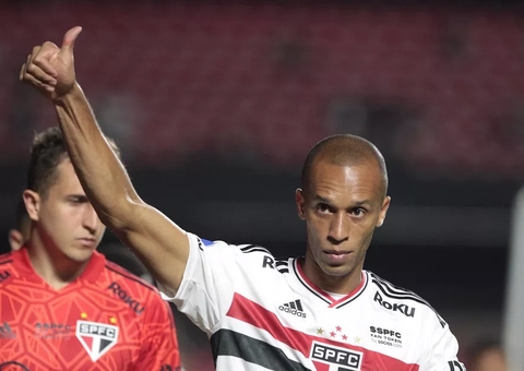 Após jogar no Brasil e na Europa, Zagueiro Miranda se despede do futebol aos 38 anos