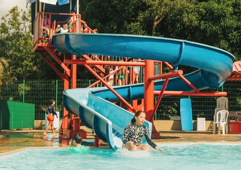 Parque Aquático do Sesc Balneário volta a funcionar em Manaus