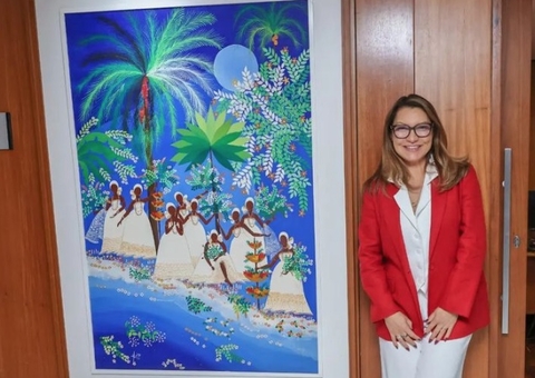 Janja escolhe obra de artista amazonense para expor na entrada de seu gabinete