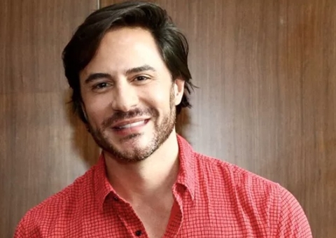 Ator Ricardo Tozzi surge irreconhecível e web reage: 'o que aconteceu?'