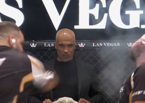 Homem fica com rosto deformado em disputa de tapa na cara; imagens fortes