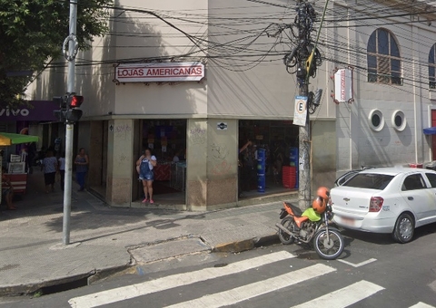 Consumidores buscam promoção na Americanas, mas até o preço do Bis decepciona