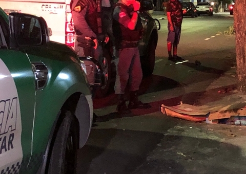 Homem é assassinado a tiros enquanto conversava ao telefone em Manaus