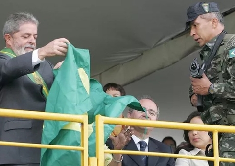 Lula busca desmilitarizar Planalto após recorde com Bolsonaro