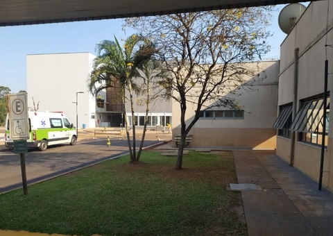 Menina foge de padrasto para evitar estupro e acaba sendo picada por cobra