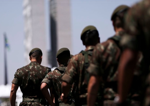 Militar com esquizofrenia licenciado indevidamente deve ser reformado e indenizado por danos morais