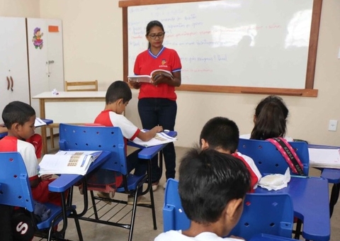Estado do Amazonas e Manaus estão entre os que pagam acima do novo piso nacional dos professores