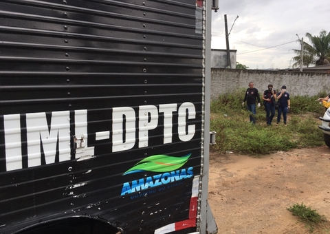 Enrolado em lençol, corpo é encontrado em terreno baldio em Manaus