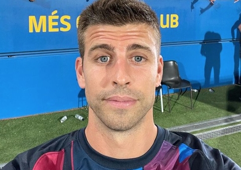 Piqué posta 1ª foto com namorada em meio a polêmicas com Shakira