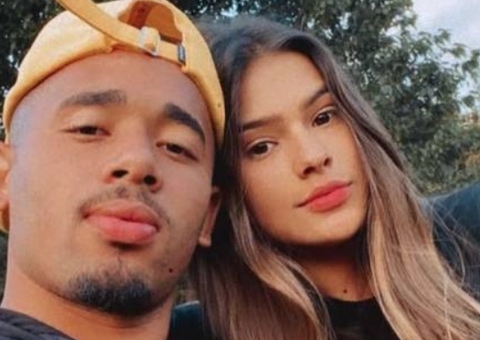 Raiane Lima anuncia término com Gabriel Jesus e culpa família do jogador 