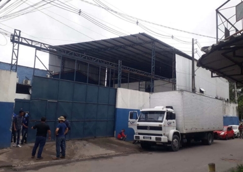Comércio de frios é flagrado com desvio de energia e dono será incriminado em Manaus