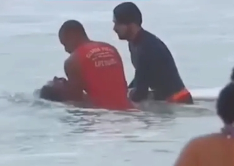 Surfista se afoga e é resgatado em estado grave em praia do Rio