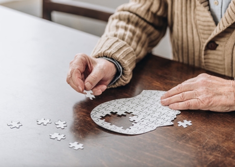 Exame capaz de detectar Alzheimer 3 anos antes do diagnóstico é criado