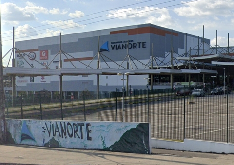 Jovem renova guarda-roupa com pix falso em loja de shopping e é preso em Manaus