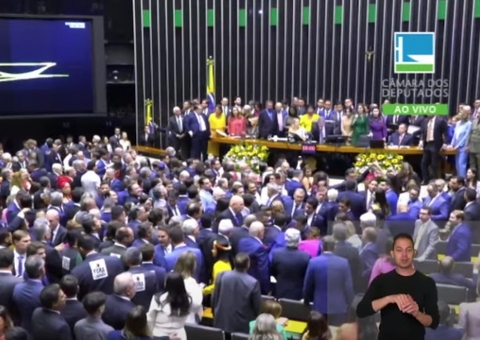 Câmara tem sessão suspensa após pai de Arthur Lira passar mal