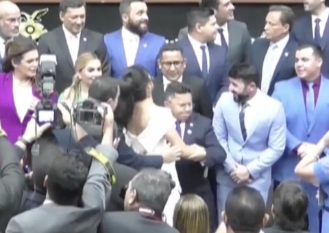 Mayara Pinheiro se pronuncia após ser puxada pelo braço por Sinésio Campos na Aleam