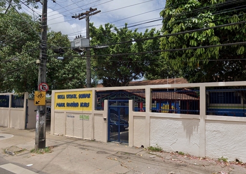 Justiça dá 20 dias para aluna voltar a ter intérprete de libras em escola de Manaus