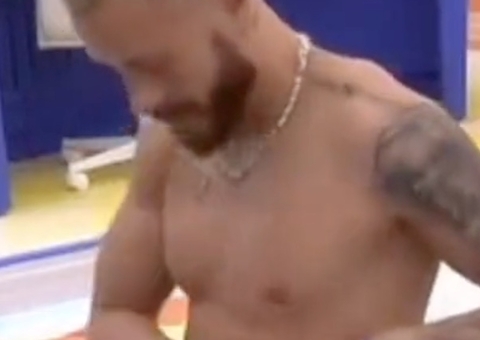 BBB23: Fred Desimpedidos deixa volumão escapar em toalha e choca fãs; vídeo 